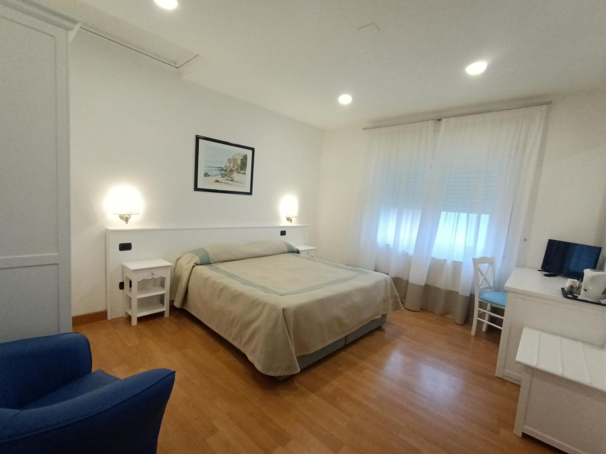 Hotel L'Isola Santa Marinella Exteriör bild