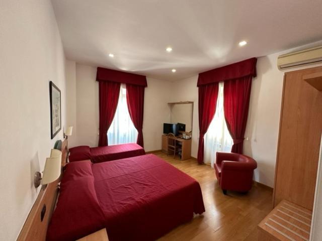 Hotel L'Isola Santa Marinella Exteriör bild